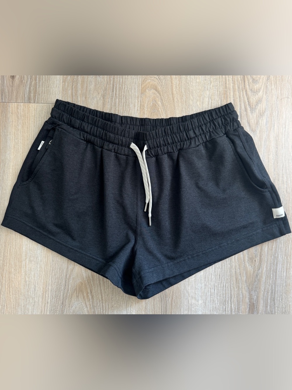 Vuori Halo Performance Short Women’s Small Black Heather Zip Pocket Drawstring